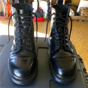Dr. Martens 1460 Mono boots